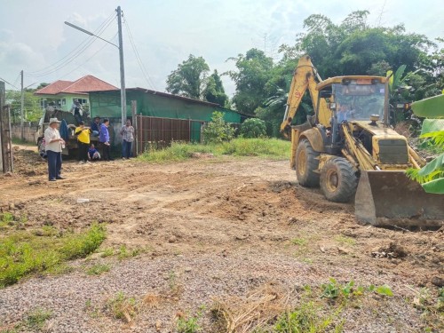 ขุดเก็บท่อระบายน้ำ บริเวณซอยร้านยาง ชุมชนอิสลาม เขตรอยต่อ แม่สอด-ค้างภิบาล