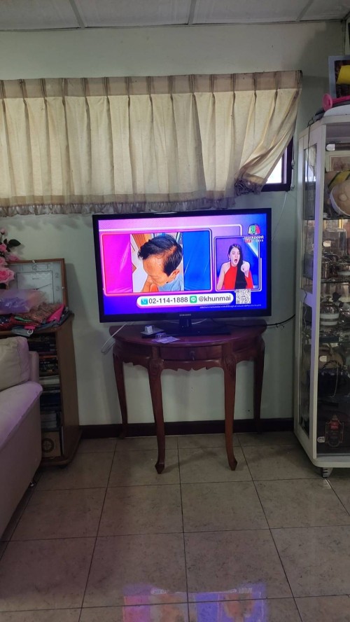 เจ้าหน้าที่กองยุทธศาสตร์และงบประมาณ ดำเนินการตามคำร้องขอตรวจสอบ และซ่อมแซมเคเบิ้ลทีวี เพื่อการศึกษาเทศบาลนครแม่สอด