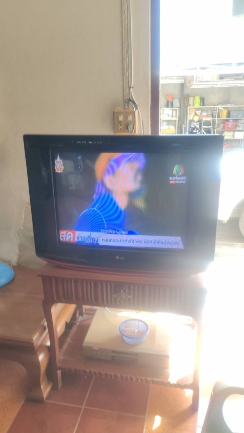 เจ้าหน้าที่กองยุทธศาสตร์และงบประมาณ ดำเนินการตามคำร้องขอติดตั้ง  และซ่อมแซมเคเบิ้ลทีวี เพื่อการศึกษาเทศบาลนครแม่สอด