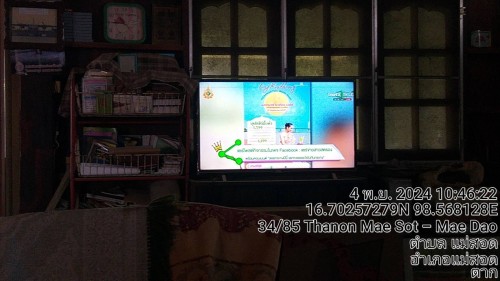 เจ้าหน้าที่กองยุทธศาสตร์และงบประมาณ ดำเนินการตรวจสอบและซ่อมแซมเคเบิ้ลทีวี เพื่อการศึกษาเทศบาลนครแม่สอด