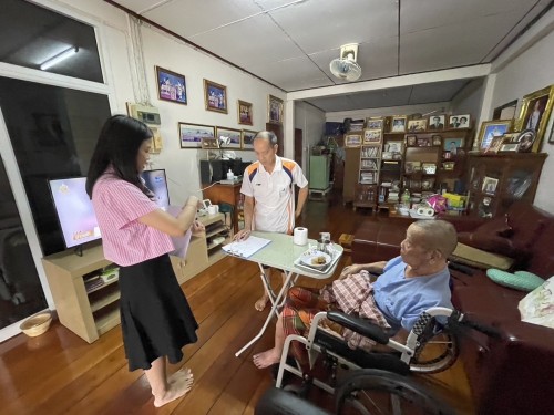 ลงพื้นที่เยี่ยมผู้สูงอายุผู้มีอายุครบ 100 ปีขึ้นไปและนัดหมายเพื่อดำเนินการมอบเกียรติบัตรให้แก่ผู้สูงอายุที่มีอายุครบ 100 ปีขึ้นไปจำนวน 4 ราย ในวันที่ 11 พ.ย.2567 ณ บ้านผู้สูงอายุ