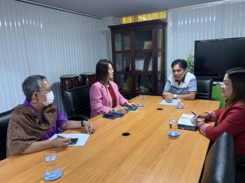 ประชุมหารือแนวทางการทำงานร่วมกันระหว่างการทำงาน และการดำเนินงานของแต่ละฝ่าย เพื่อกำหนดแนวทางการทำงานอย่างมีประสิทธิภาพและประสิทธิผล การพัฒนาการทำงานให้ดียิ่งขึ้น