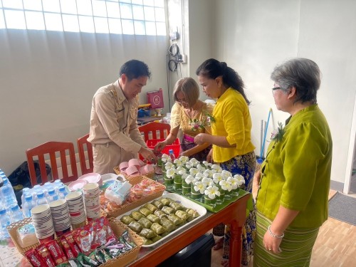 เข้าร่วมการประชุมสภากาแฟสัญจร ของกลุ่มพัฒนาสตรี ครั้งที่ 7 เพื่อพบปะแลขับเคลื่อนงานของกลุ่มพัฒนาสตรีเทศบาลนครแม่สอด ณ วัดดอนไชย
