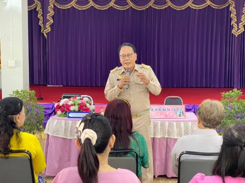 เข้าร่วมการประชุมสภากาแฟสัญจร ของกลุ่มพัฒนาสตรี ครั้งที่ 7 เพื่อพบปะแลขับเคลื่อนงานของกลุ่มพัฒนาสตรีเทศบาลนครแม่สอด ณ วัดดอนไชย