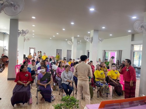 เข้าร่วมการประชุมสภากาแฟสัญจร ของกลุ่มพัฒนาสตรี ครั้งที่ 7 เพื่อพบปะแลขับเคลื่อนงานของกลุ่มพัฒนาสตรีเทศบาลนครแม่สอด ณ วัดดอนไชย