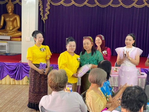 เข้าร่วมการประชุมสภากาแฟสัญจร ของกลุ่มพัฒนาสตรี ครั้งที่ 7 เพื่อพบปะแลขับเคลื่อนงานของกลุ่มพัฒนาสตรีเทศบาลนครแม่สอด ณ วัดดอนไชย