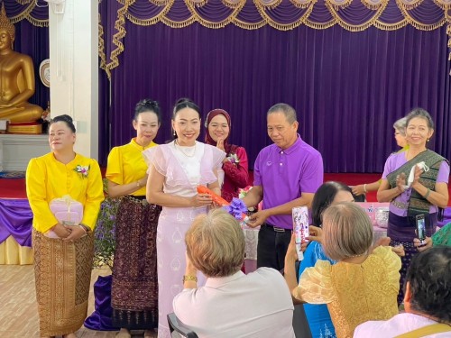 เข้าร่วมการประชุมสภากาแฟสัญจร ของกลุ่มพัฒนาสตรี ครั้งที่ 7 เพื่อพบปะแลขับเคลื่อนงานของกลุ่มพัฒนาสตรีเทศบาลนครแม่สอด ณ วัดดอนไชย