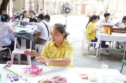 เทศบาลนครแม่สอด จัดกิจกรรมการประกวดกระทงประเภทสวยงาม เนื่องในโอกาสวันลอยกระทง ประจำปี พ.ศ. 2567