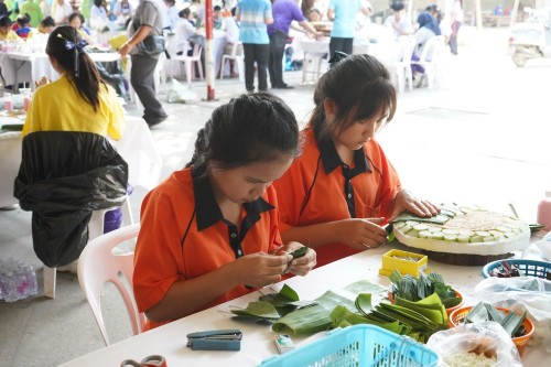 เทศบาลนครแม่สอด จัดกิจกรรมการประกวดกระทงประเภทสวยงาม เนื่องในโอกาสวันลอยกระทง ประจำปี พ.ศ. 2567