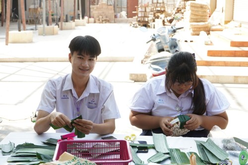 เทศบาลนครแม่สอด จัดกิจกรรมการประกวดกระทงประเภทสวยงาม เนื่องในโอกาสวันลอยกระทง ประจำปี พ.ศ. 2567