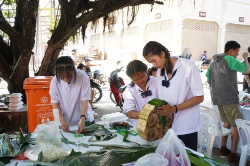 เทศบาลนครแม่สอด จัดกิจกรรมการประกวดกระทงประเภทสวยงาม เนื่องในโอกาสวันลอยกระทง ประจำปี พ.ศ. 2567