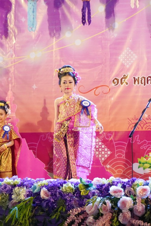 เทศบาลนครแม่สอด จัดกิจกรรมการประกวดหนูน้อยนพมาศนครแม่สอด เนื่องในโอกาสวันลอยกระทง ประจำปี พ.ศ. 2567