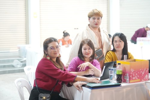 เทศบาลนครแม่สอด จัดกิจกรรมการประกวดหนูน้อยนพมาศนครแม่สอด เนื่องในโอกาสวันลอยกระทง ประจำปี พ.ศ. 2567