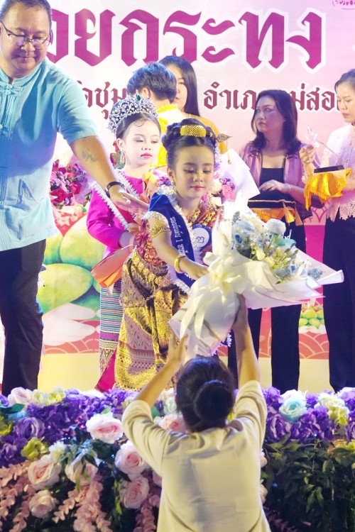 เทศบาลนครแม่สอด จัดกิจกรรมการประกวดหนูน้อยนพมาศนครแม่สอด เนื่องในโอกาสวันลอยกระทง ประจำปี พ.ศ. 2567