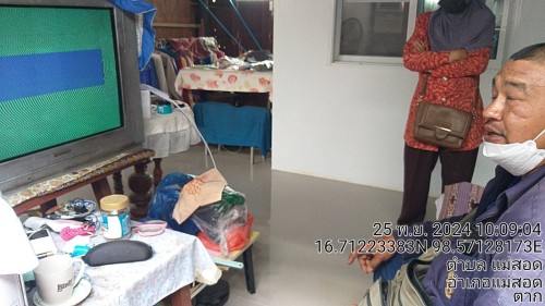 เจ้าหน้าที่กองยุทธศาสตร์และงบประมาณ ดำเนินการตามคำร้องขอติดตั้ง และซ่อมแซมเคเบิ้ลทีวี เพื่อการศึกษาเทศบาลนครแม่สอด