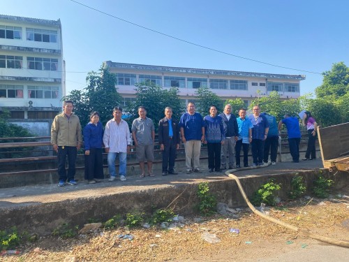 เรื่อง ลงน้ำหมัก EM บริเวณสะพานหลังโรงเรียนมณีไพสนฑ์จำนวน 1 ถัง 2,000 ลิตร