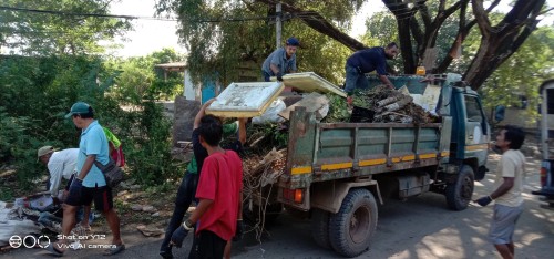 เรื่อง ขนกิ่งไม้และขยะ บริเวณวัดหลวงไปทิ้งบ่อขยะ 
