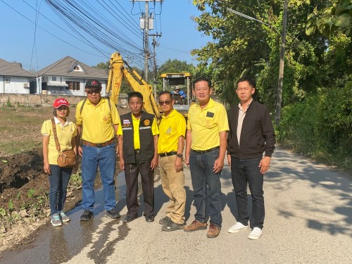 เรื่อง ขุดร่องน้ำ บริเวณชุมชนสองแคว 1