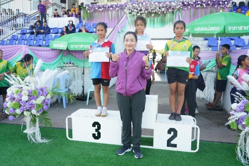 เทศบาลนครแม่สอดจัดกิจกรรมโครงการแข่งขันกีฬานักเรียนกลุ่มโรงเรียนในสังกัดเทศบาลนครแม่สอด