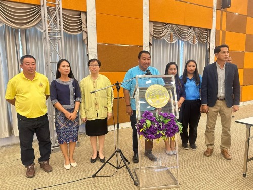 ผู้บริหารเทศบาลนครแม่สอด ให้โอวาทแก่ผู้ฝึกสอนนักกีฬาและนักกีฬา ที่เข้าร่วมการแข่งขันกีฬานักเรียน องค์กรปกครองส่วนท้องถิ่นแห่งประเทศไทย ครั้งที่ 39