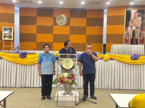 ผู้บริหารเทศบาลนครแม่สอด ให้โอวาทแก่ผู้ฝึกสอนนักกีฬาและนักกีฬา ที่เข้าร่วมการแข่งขันกีฬานักเรียน องค์กรปกครองส่วนท้องถิ่นแห่งประเทศไทย ครั้งที่ 39