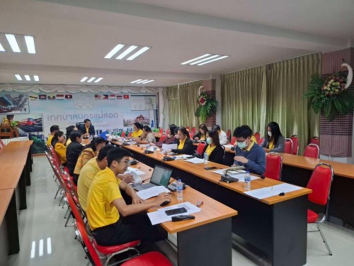 การประชุมผู้บริหารสถานศึกษา หัวหน้าศูนย์พัฒนาเด็กเล็กในสังกัดเทศบาลนครแม่สอด ประจำเดือนธันวาคม 2567