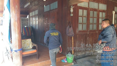 เจ้าหน้าที่กองยุทธศาสตร์และงบประมาณ ดำเนินการตามคำร้องขอติดตั้ง และซ่อมแซมเคเบิ้ลทีวี เพื่อการศึกษาเทศบาลนครแม่สอด