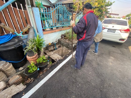 เปลี่ยนฝาท่อระบายน้ำ 