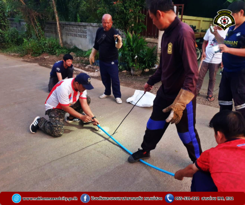 ดับเพลิงนครแม่สอด ออกดำเนินการจับสัตว์เลื้อยคลาน (งูจงอาง) บ้านเรือนประชาชน เขตพื้นที่ตำบลแม่ปะ