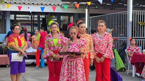 เข้าร่วมงานเลี้ยงสังสรรค์ปีใหม่ ‘‘สานสัมพันธ์กลุ่มพัฒนาสตรีนครแม่สอด\" ณ ชุมชนร่วมใจ 