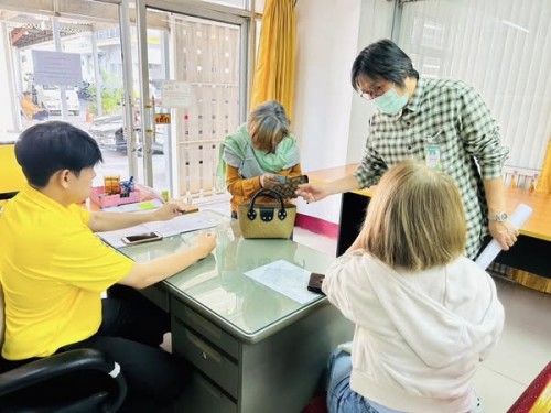 ฝ่ายส่งเสริมและสวัสดิการสังคม รับขึ้นทะเบียนเรื่องต่างๆ