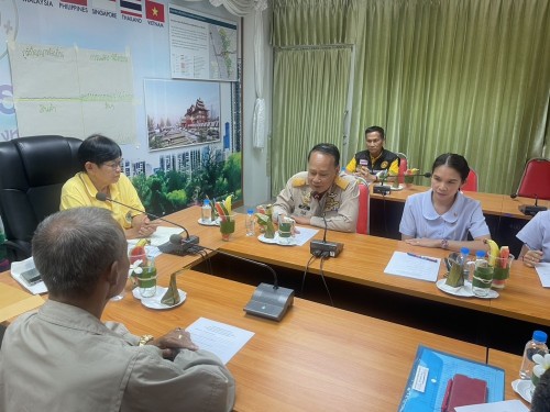 ร่วมประชุมกับชมรมผู้สูงอายุเทศบาลนครแม่สอด ณ ห้องประชุมนพรัตน์ เทศบาลนครแม่สอด เพื่อพบปะและวางแผนการปฏิบัติงานร่วมกับชมรมผู้สูงอายุประจำปี 2568