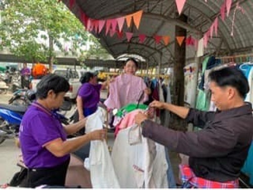 ดำเนินกิจกรรมมุมแบ่งปัน ซึ่งเป็นกิจกรรมการนำทรัพยากรกลับมาใช้ให้เกิดประโยชน์ 