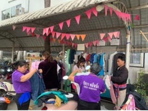 ดำเนินกิจกรรมมุมแบ่งปัน ซึ่งเป็นกิจกรรมการนำทรัพยากรกลับมาใช้ให้เกิดประโยชน์ 