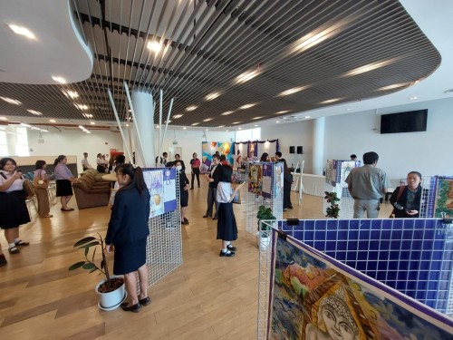 นักเรียนโรงเรียนเทศบาลเฉลิมพระเกียรติฯ ได้รับรางวัลการประกวดวาดภาพเฉลิมพระเกียรติสมเด็จพระกนิษฐา ธิราชเจ้า กรมสมเด็จพระเทพรัตนราชสุดา ฯ สยามบรมราชกุมารี ภายใต้กรอบแนวคิด “เมืองประวัติศาสตร์สุโขทัย: มรดกโลกในมือเยาวชน