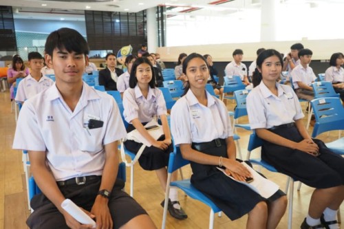 นักเรียนโรงเรียนเทศบาลเฉลิมพระเกียรติฯ ได้รับรางวัลการประกวดวาดภาพเฉลิมพระเกียรติสมเด็จพระกนิษฐา ธิราชเจ้า กรมสมเด็จพระเทพรัตนราชสุดา ฯ สยามบรมราชกุมารี ภายใต้กรอบแนวคิด “เมืองประวัติศาสตร์สุโขทัย: มรดกโลกในมือเยาวชน