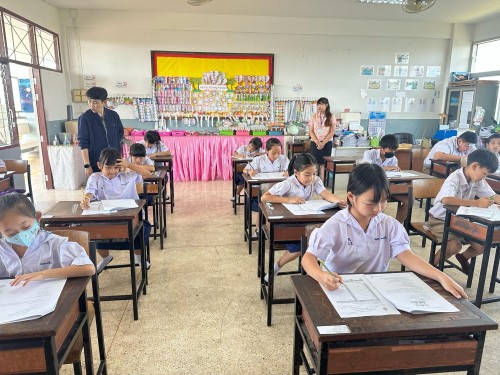 คณะกรรมการตรวจเยี่ยมสนามสอบการประเมินคุณภาพผู้เรียน (NT) ชั้นประถมศึกษาปีที่ 3 ประจำปีการศึกษา 2567 ของนักเรียนในสังกัดเทศบาลนครแม่สอด