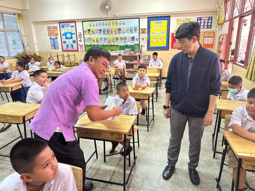 คณะกรรมการตรวจเยี่ยมสนามสอบการประเมินคุณภาพผู้เรียน (NT) ชั้นประถมศึกษาปีที่ 3 ประจำปีการศึกษา 2567 ของนักเรียนในสังกัดเทศบาลนครแม่สอด