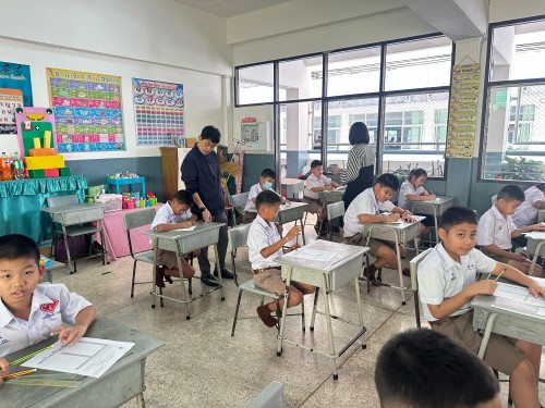 คณะกรรมการตรวจเยี่ยมสนามสอบการประเมินคุณภาพผู้เรียน (NT) ชั้นประถมศึกษาปีที่ 3 ประจำปีการศึกษา 2567 ของนักเรียนในสังกัดเทศบาลนครแม่สอด