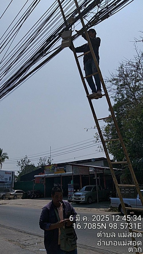 เจ้าหน้าที่กองยุทธศาสตร์และงบประมาณ ดำเนินการตามคำร้อง ขอซ่อมแซมเคเบิ้ลทีวี ชุมชนวัดหลวง