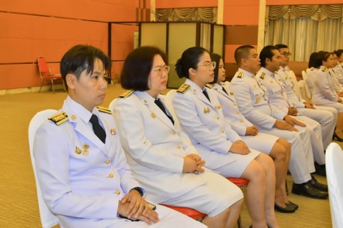 เทศบาลนครแม่สอด จัดพิธีรับพระราชทานเครื่องราชอิสริยาภรณ์   เมื่อวันพฤหัสบดี ที่ 13 มีนาคม 2568 เวลา 09.00 น. ณ ห้องประชุมเพชรน้ำหนึ่ง ชั้น 6 อาคารศูนย์ส่งเสริมอาชีพชุมชน เทศบาลนครแม่สอด อำเภอแม่สอด จังหวัดตาก 