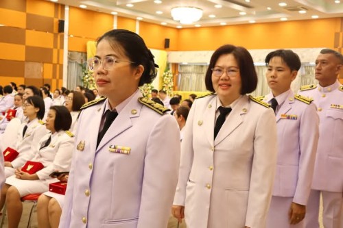 เทศบาลนครแม่สอด จัดพิธีรับพระราชทานเครื่องราชอิสริยาภรณ์   เมื่อวันพฤหัสบดี ที่ 13 มีนาคม 2568 เวลา 09.00 น. ณ ห้องประชุมเพชรน้ำหนึ่ง ชั้น 6 อาคารศูนย์ส่งเสริมอาชีพชุมชน เทศบาลนครแม่สอด อำเภอแม่สอด จังหวัดตาก 