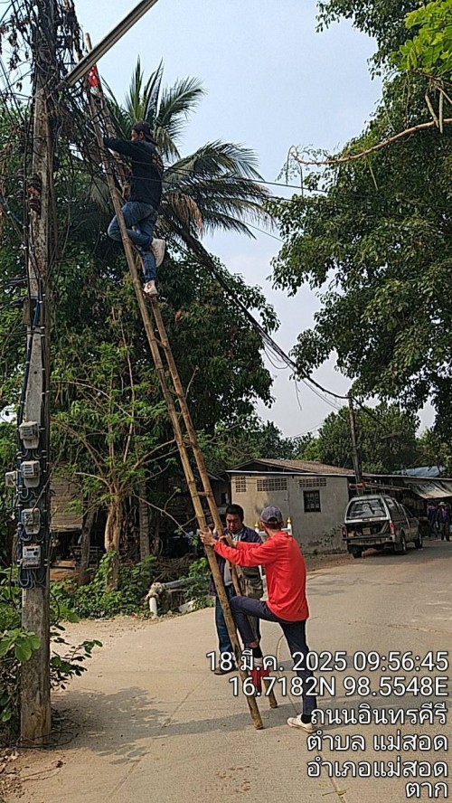 เจ้าหน้าที่กองยุทธศาสตร์และงบประมาณ ดำเนินการตามคำร้อง ขอซ่อมแซมเคเบิ้ลทีวี ชุมชนร่วมแรงและชุมชนสองแควสอง
