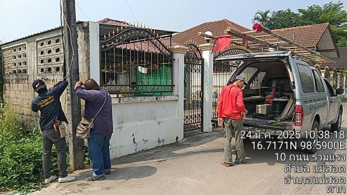 เจ้าหน้าที่กองยุทธศาสตร์และงบประมาณ ดำเนินการตามคำร้อง ขอซ่อมแซมเคเบิ้ลทีวี ชุมชนร่วมแรง