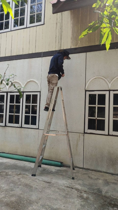 เจ้าหน้าที่กองยุทธศาสตร์และงบประมาณ ดำเนินการตามคำร้อง ขอซ่อมแซมเคเบิ้ลทีวี ชุมชนชุมพลพัฒนา และชุมชนร่วมแรง