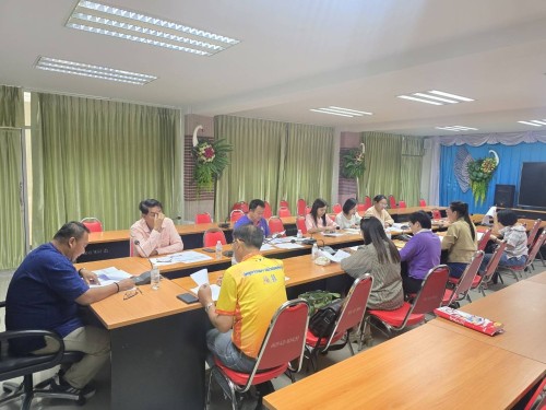 การประชุมคณะกรรมการกลันกรองการประเมินผลการปฏิบัติงานของพนักงานครูและบุคลากรทางการศึกษา สังกัดเทศบาลนครแม่สอด ครั้งที่ 1/2568