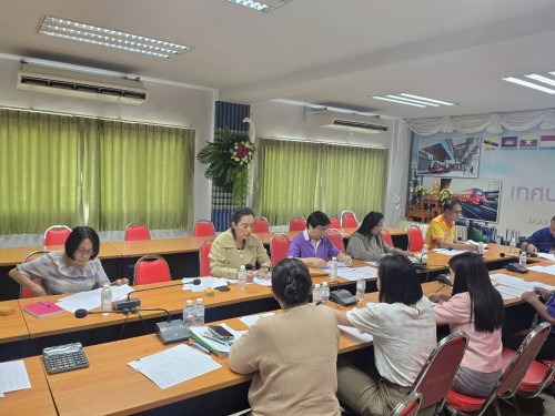 การประชุมคณะกรรมการกลันกรองการประเมินผลการปฏิบัติงานของพนักงานครูและบุคลากรทางการศึกษา สังกัดเทศบาลนครแม่สอด ครั้งที่ 1/2568