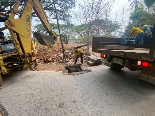 วันจันทร์ที่ 31 มีนาคม 2568 กองช่างสุขาภิบาลออกปฎิบัติงานภาคสนาม จำนวน 3 แห่ง