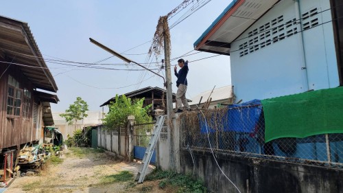 เจ้าหน้าที่กองยุทธศาสตร์และงบประมาณ ดำเนินการตามคำร้อง ขอซ่อมแซมเคเบิ้ลทีวี ชุมชนบ้านเหนือสามัคคี