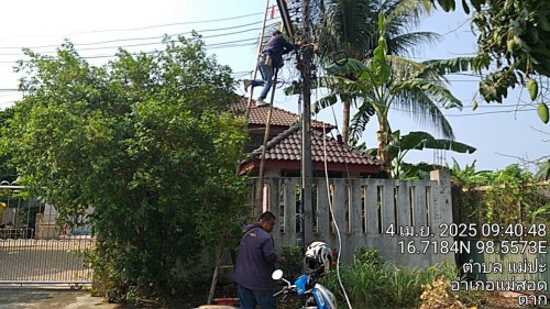 เจ้าหน้าที่กองยุทธศาสตร์และงบประมาณ ดำเนินการตามคำร้อง ขอซ่อมแซมเคเบิ้ลทีวี ชุมชนสองแคว 1 และชุมชนร่วมแรง